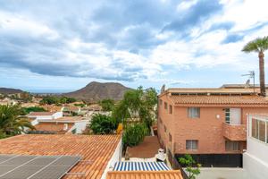 Villa En venta en Arona photo 0