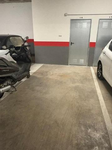 EN VENTA: PLAZA DE GARAJE PARA COCHE, MOTO Y TRASTERO photo 0