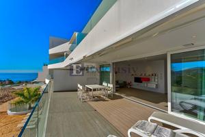 Piso en venta en Costa Adeje de 80 m2 photo 0