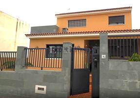 MARAVILLOSO CHALET con vistas al Mar y al Teide photo 0