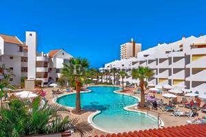 Piso en venta en Los Cristianos de 68 m2 photo 0