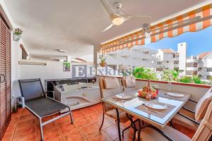 Piso en venta en Los Cristianos de 68 m2 photo 0
