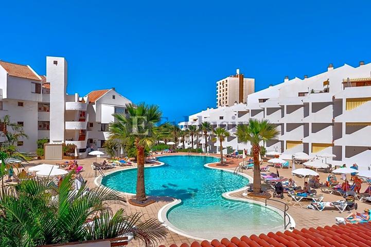Piso en venta en Los Cristianos de 68 m2 photo 0