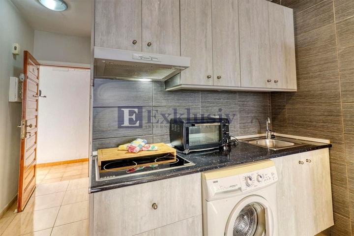 Piso en venta en Los Cristianos de 58 m2 photo 0