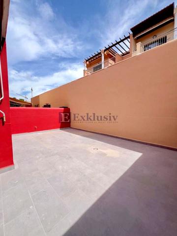 Casa - Chalet en venta en Adeje de 240 m2 photo 0