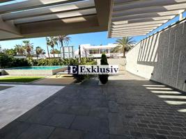Casa - Chalet en venta en Arona de 300 m2 photo 0