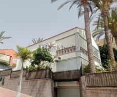 Casa - Chalet en venta en Arona de 380 m2 photo 0