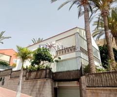 Casa - Chalet en venta en Arona de 380 m2 photo 0