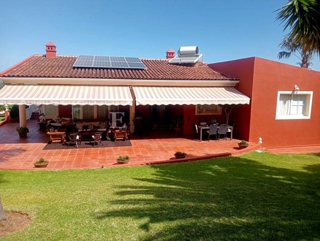 Villa Independiente con 2500 m2 de parcela con vista oceano photo 0