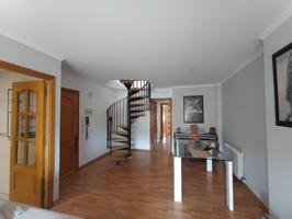 Dúplex en venta en La Girada photo 0