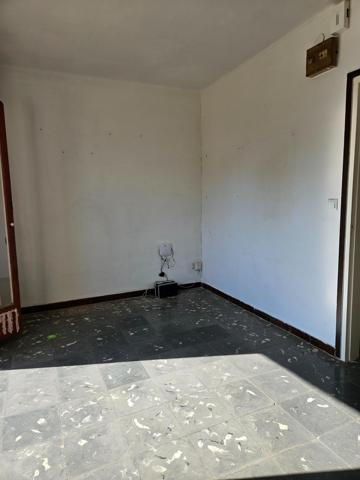 Piso a Reformar en el Centro de Vilanova: Crea el Espacio Perfecto. photo 0