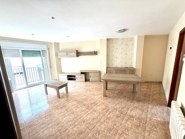 SE VENDE AMPLIO PISO EN EL CENTRO DE LES ROQUETES -SANT PERE DE RIBES photo 0