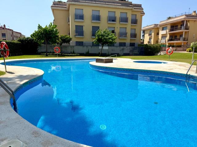 SE VENDE MAGNIFICO PISO PLANTA BAJA EN CUBELLES photo 0