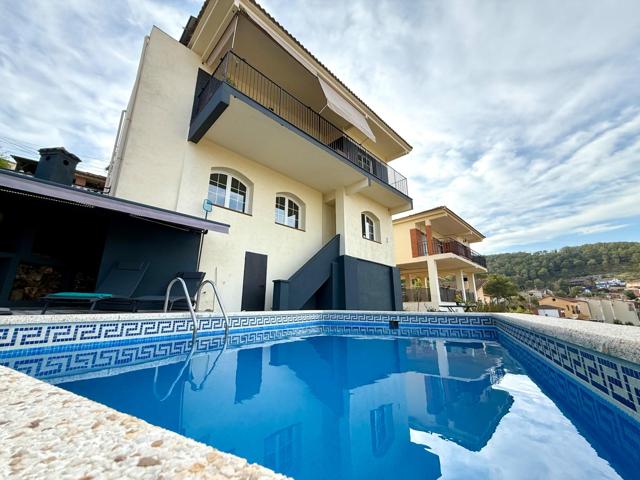 En venta – Casa de lujo en Olivella, rodeada de naturaleza y confort moderno photo 0