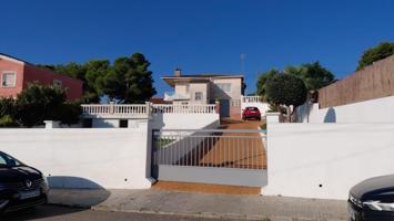 Casa o chalet independiente en venta en Calle Mart. Costa Cunit photo 0