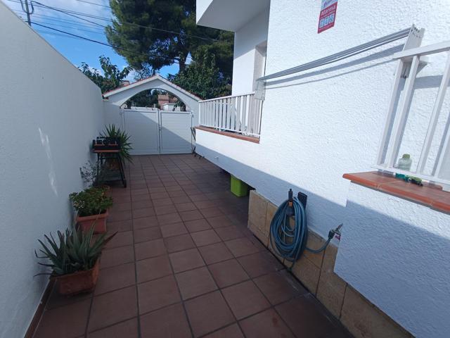 Piso en venta en Avenida Molí de Baix photo 0