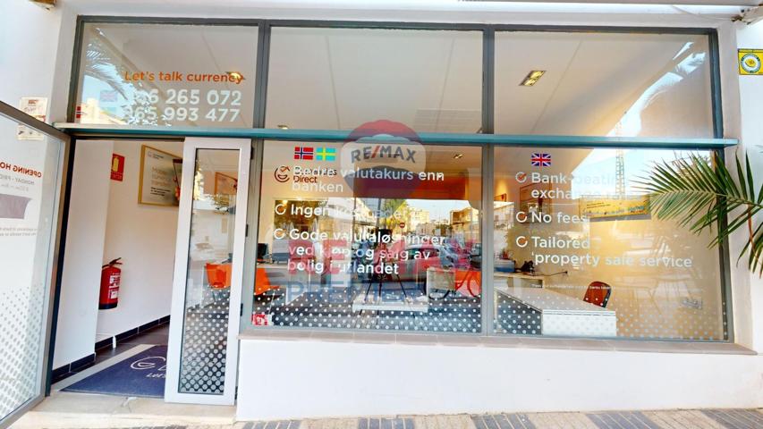 Local comercial en venta en Albir photo 0