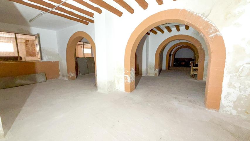LOCAL COMERCIAL DE GRANDES DIMENSIONES photo 0