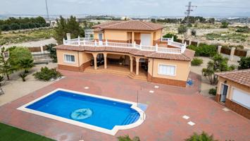 Exclusiva Villa de Lujo en 5 habitaciones y parcela de 2018 metros en Campos del Río — Lista para Entrar a Vivir photo 0