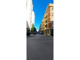 Se vende cochera cerrada zona emperadores photo 0