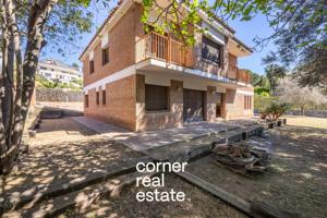 Casa unifamiliar con gran potencial en venta en Bellaterra – Cerdanyola del Vallès photo 0