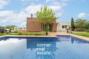 Villa exclusiva en Monmany photo 0