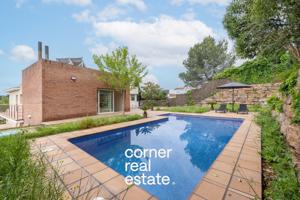 Villa exclusiva en Monmany photo 0