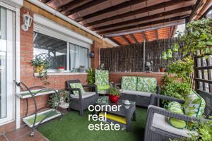 ¡EXCLUSIVA CASA ADOSADA EN EL CENTRO DE SANT CUGAT! photo 0