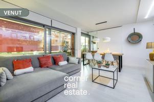 Oportunidad en Coll Favà Sant Cugat: Bajo con Piscina y Terraza Privada photo 0