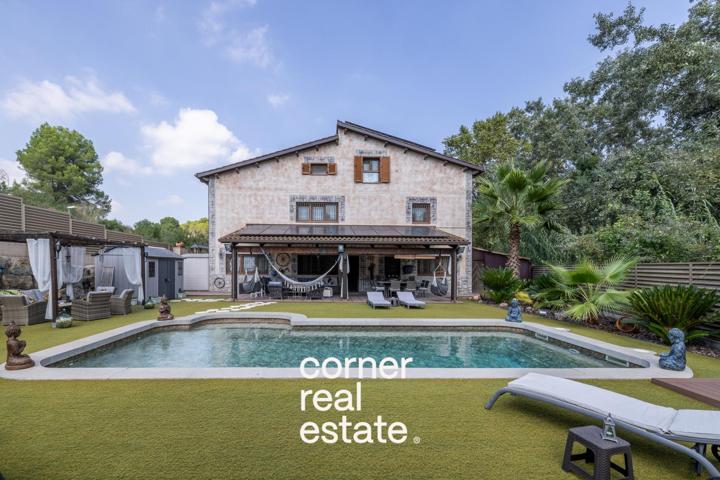 Exclusiva casa en venta con jardín y piscina photo 0