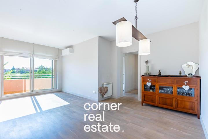 Tu nuevo hogar en Coll Favà – Piso amplio y luminoso con zona comunitaria photo 0