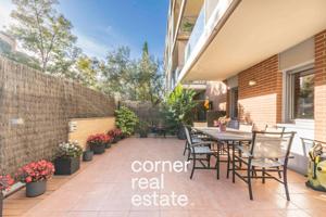 Planta baja con dos terrazas, piscina, parking y trastero en Sant Cugat del Valles - Zona Mirasol. photo 0