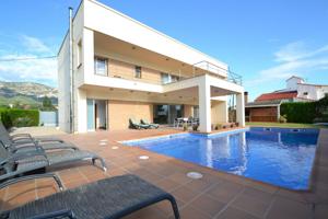Espectacular chalet con vistas panorámicas al mar en Alcanar playa photo 0