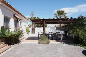 Chalet independiente con piscina en la playa de Riumar photo 0