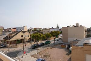 Oportunidad en Deltebre. Piso tipo dúplex con terraza solárium y piscina comunitaria photo 0