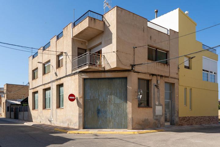 Casa en venta en la población de la Aldea. photo 0