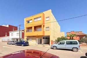 Dúplex con terraza, parking y listo para entrar a vivir en San Jaume d’Enveja photo 0