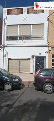 GRAN CASA DE PUEBLO CON SALIDA A DOS CALLES photo 0