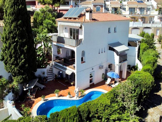 Villa En venta en Nerja photo 0