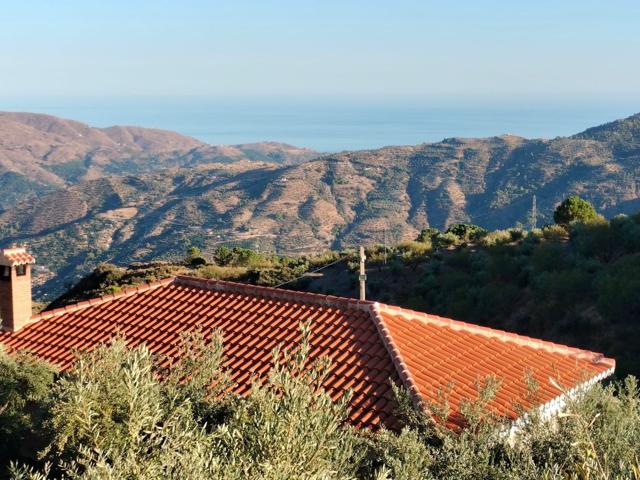 Casa En venta en Otívar photo 0