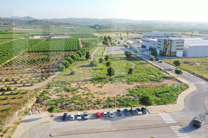 Suelo industrial-logístico de 2.919 m² en Riba-roja photo 0