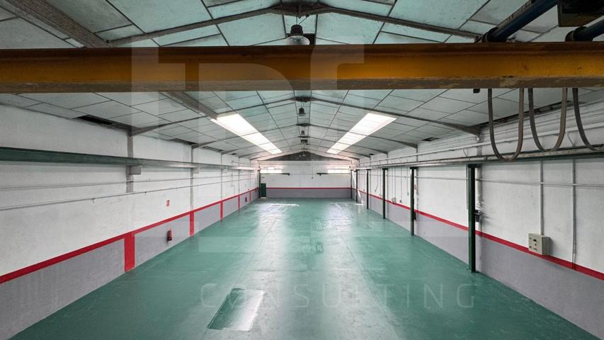 Nave industrial de 608 m² en Riba-roja (Valencia) photo 0