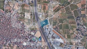 Suelo Industrial de 15.000 m² La Pobla de Vallbona photo 0