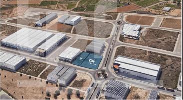 Terreno industrial urbano de 4.875 m² en Picassent photo 0