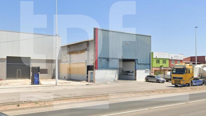 Nave industrial de 1.298 m² en Manises photo 0