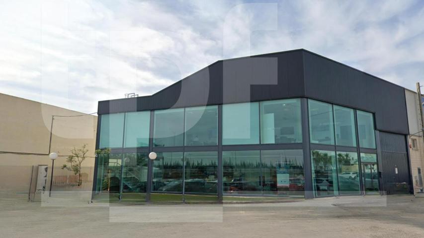 Nave industrial de 358m² frente a la A3 en Quart de Poblet photo 0