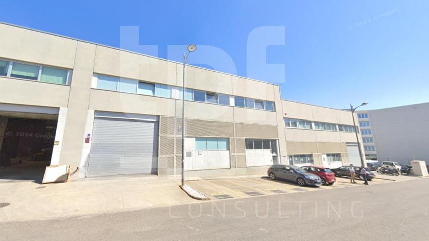 Nave industrial de 2.123 m² en Paterna photo 0