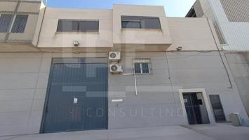 Nave industrial de 1.011 m² en Quart de Poblet photo 0