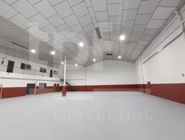 Nave industrial de 988 m² recién adecuada en Ribarroja photo 0