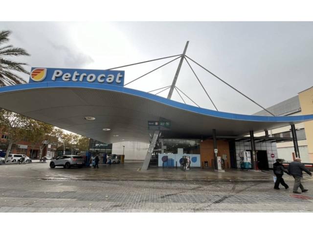 GASOLINERA EN VENTA EN LA ZONA PRIME DE BARCELONA ( LA MQUINISTA-BON PASTOR) photo 0